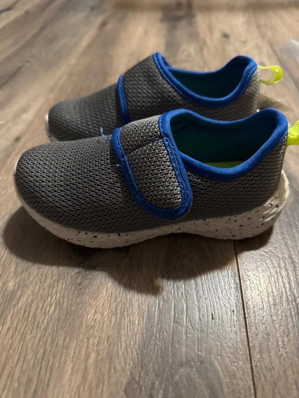 Carters Kids Boy's Lorena Athletic SneakerGrey Mesh Sneakers Velcro Strap Size 9